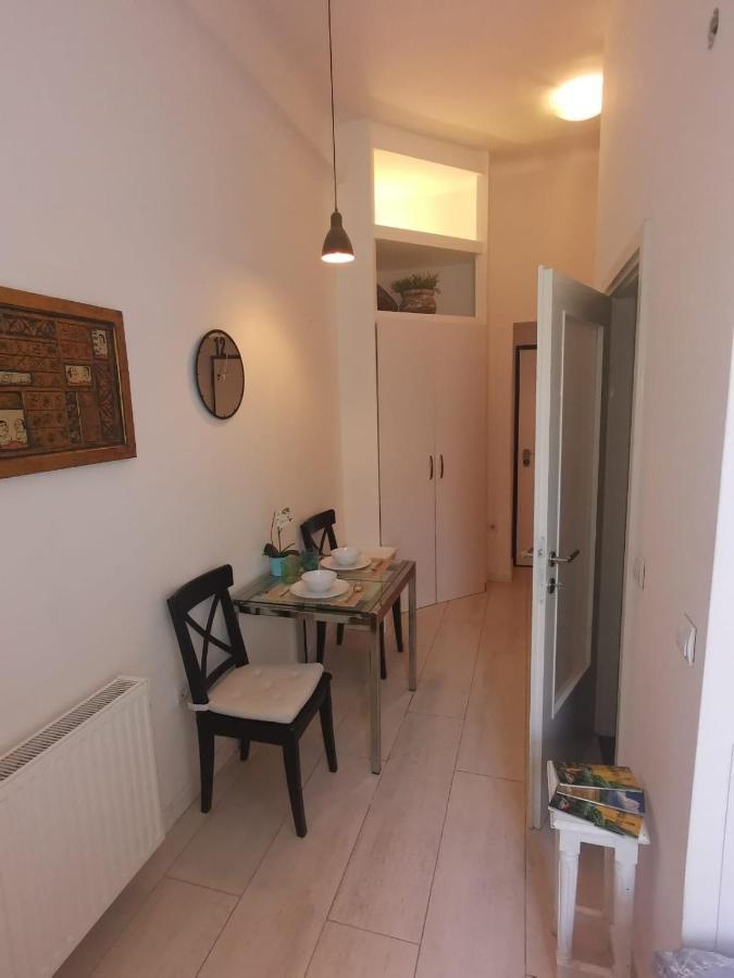Tiny Apartment In City Center Zagabria Esterno foto