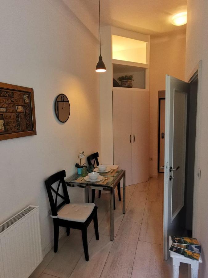 Tiny Apartment In City Center Zagabria Esterno foto