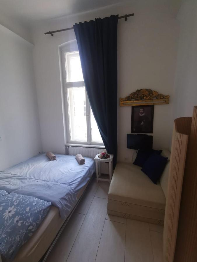 Tiny Apartment In City Center Zagabria Esterno foto